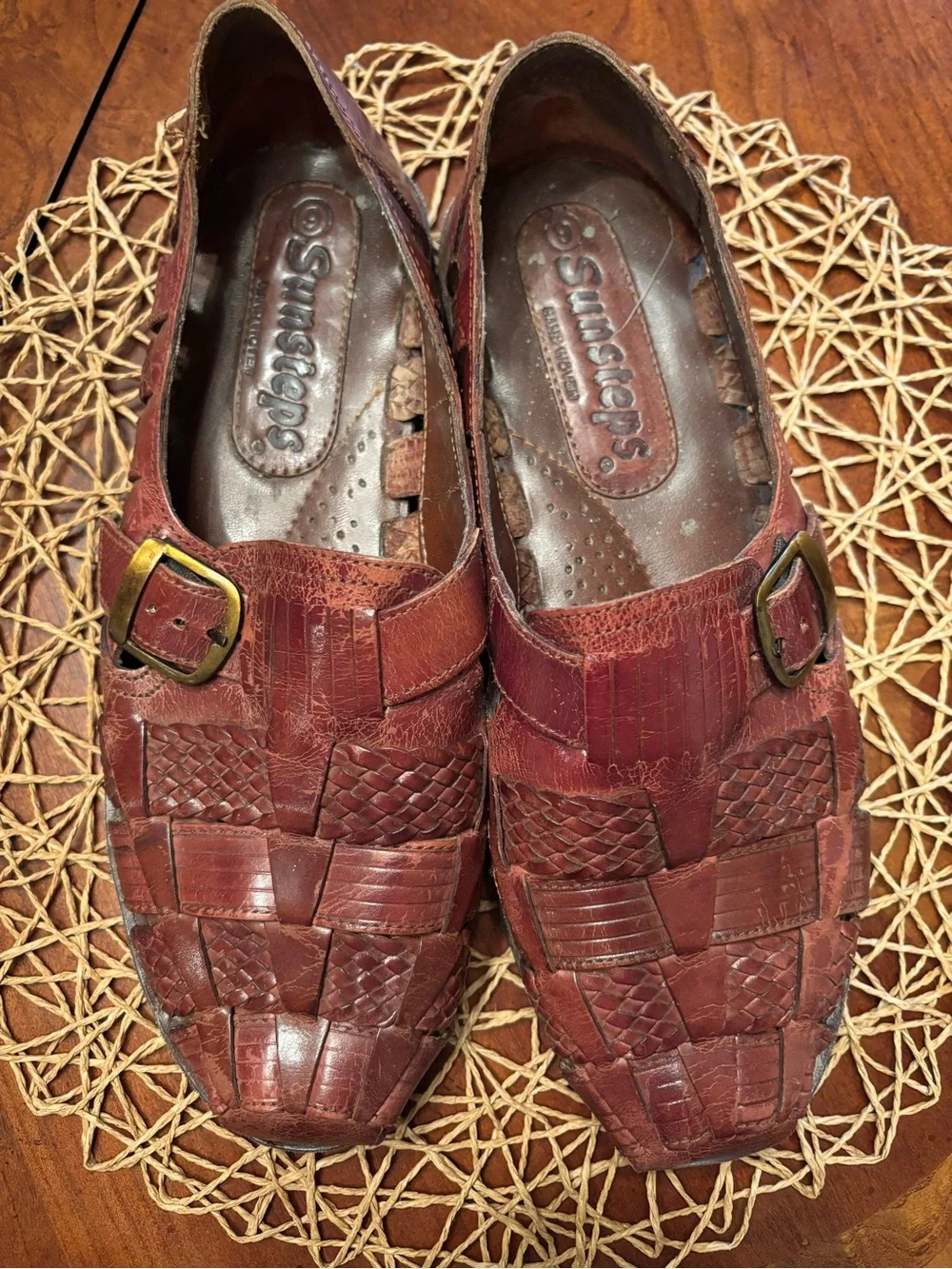 Sunsteps Men’s Woven Leather Slip-On Loafers in Mahogany Brown. Size 9.
